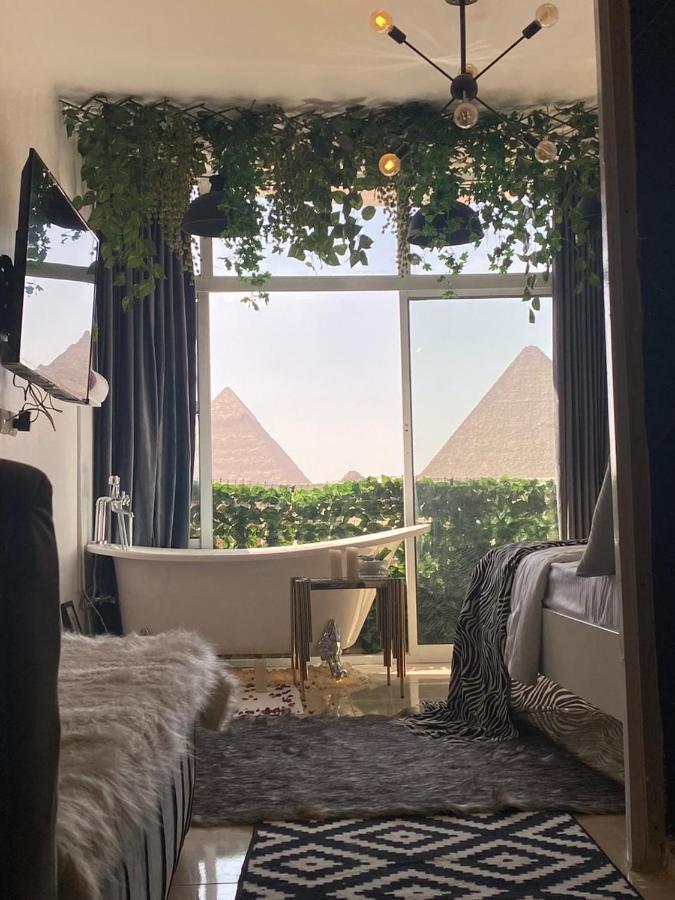 Jacuzzi Pyramids View * Cairo