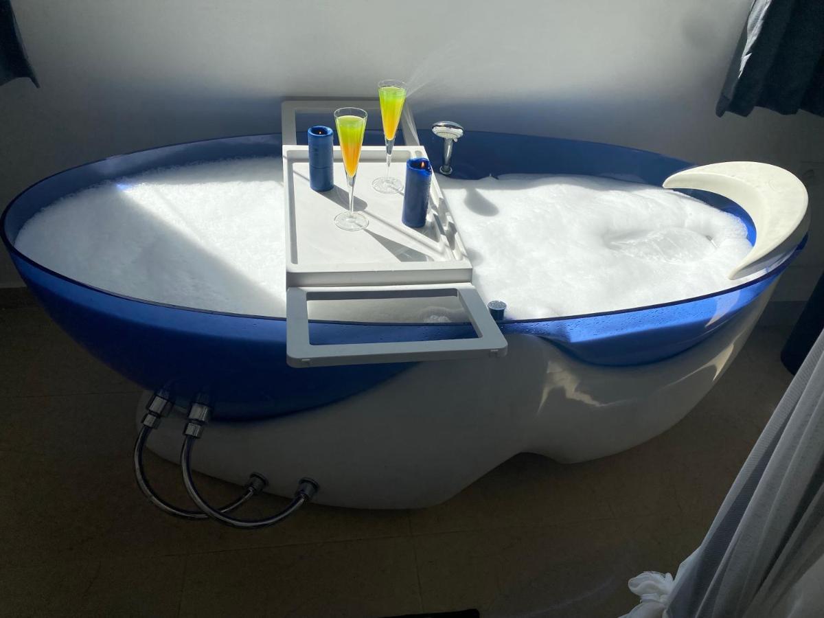 Jacuzzi Pyramids View Apartamento Cairo