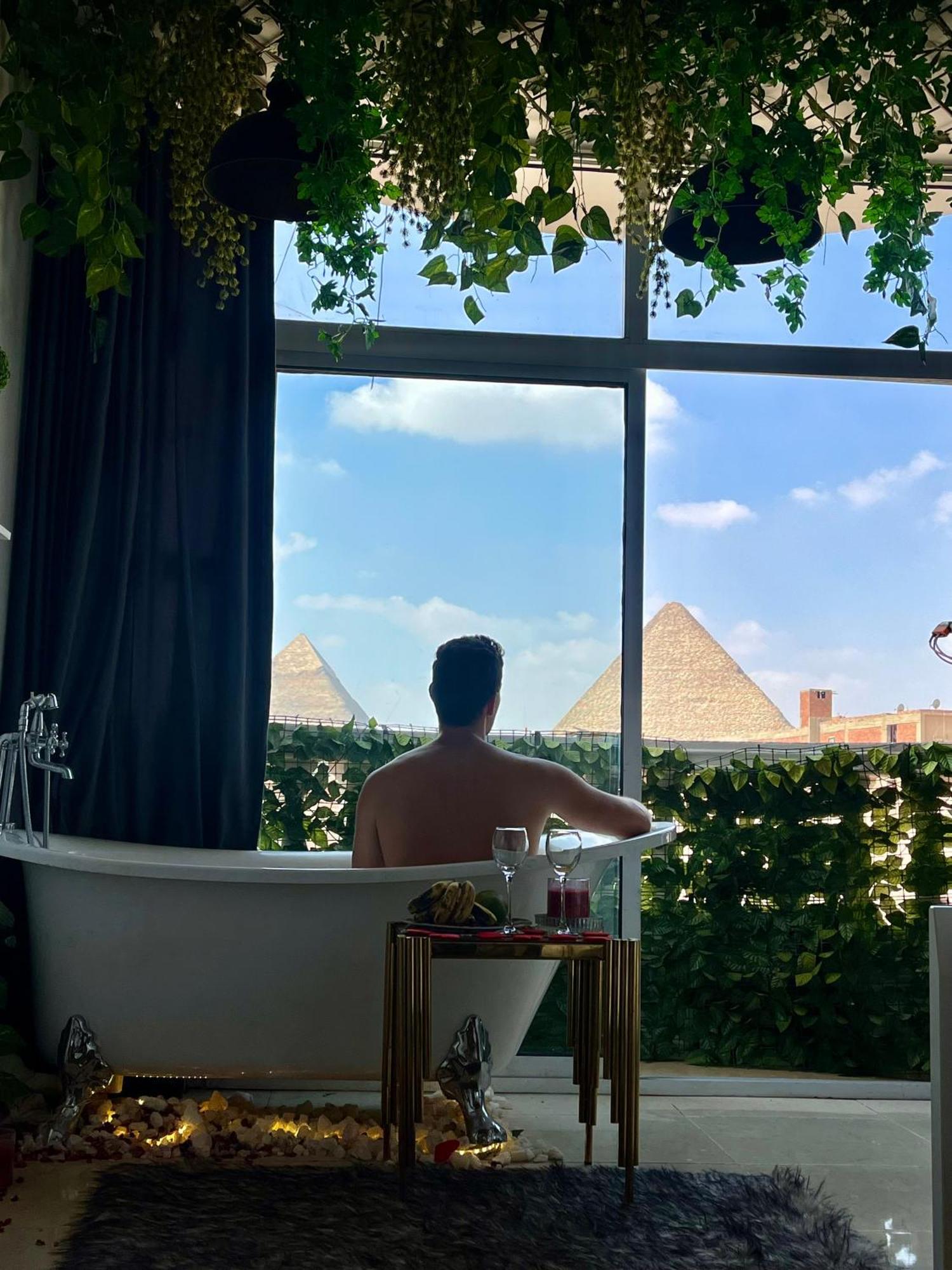 Apartment Jacuzzi Pyramids View *