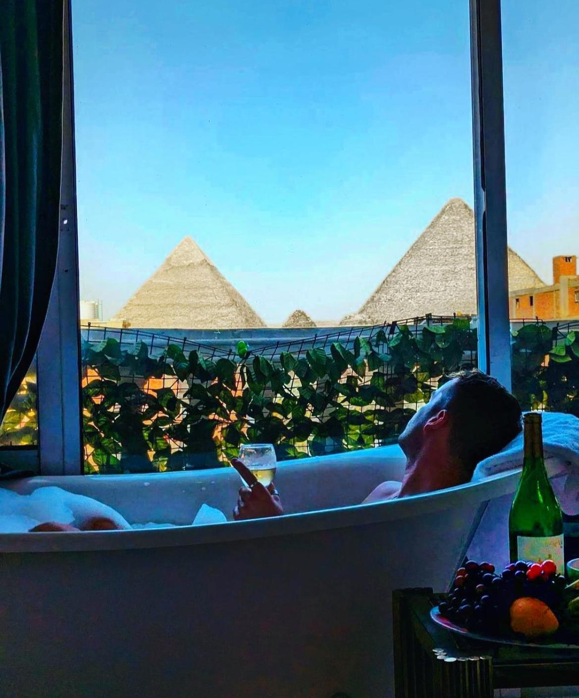 Jacuzzi Pyramids View Apartamento Cairo